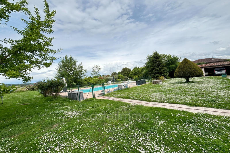 Maison - 370 m² - 10 pièces