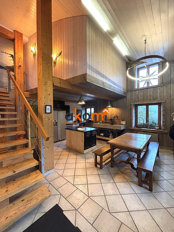 Maison - 510 m² - 20 pièces