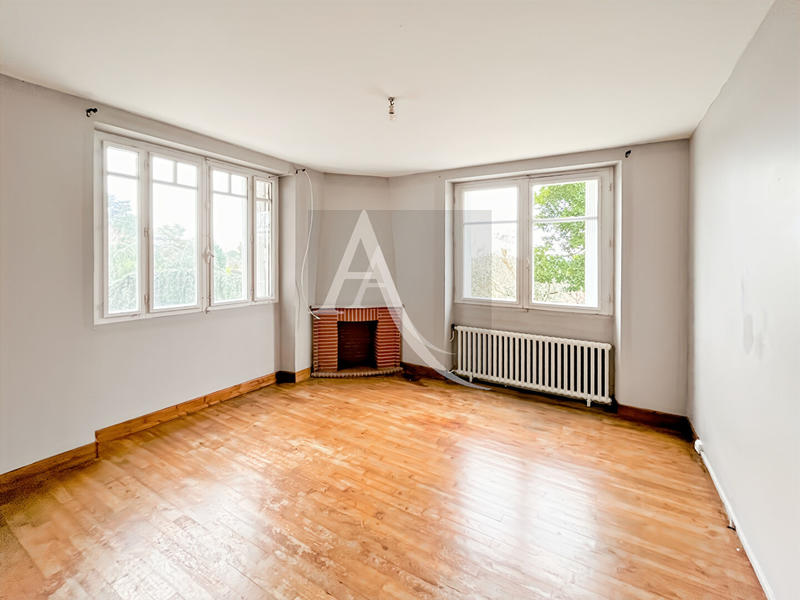Maison - 200 m² - 9 pièces