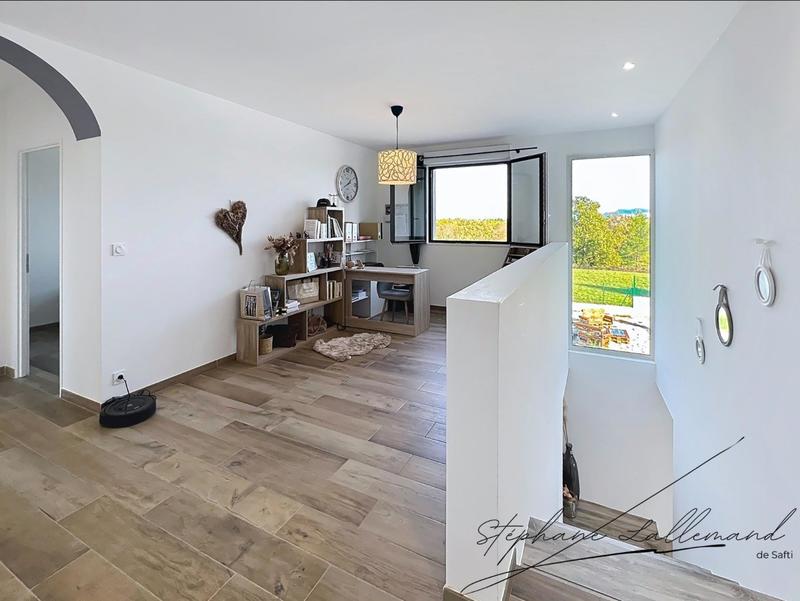 Maison - 190 m² - 5 pièces