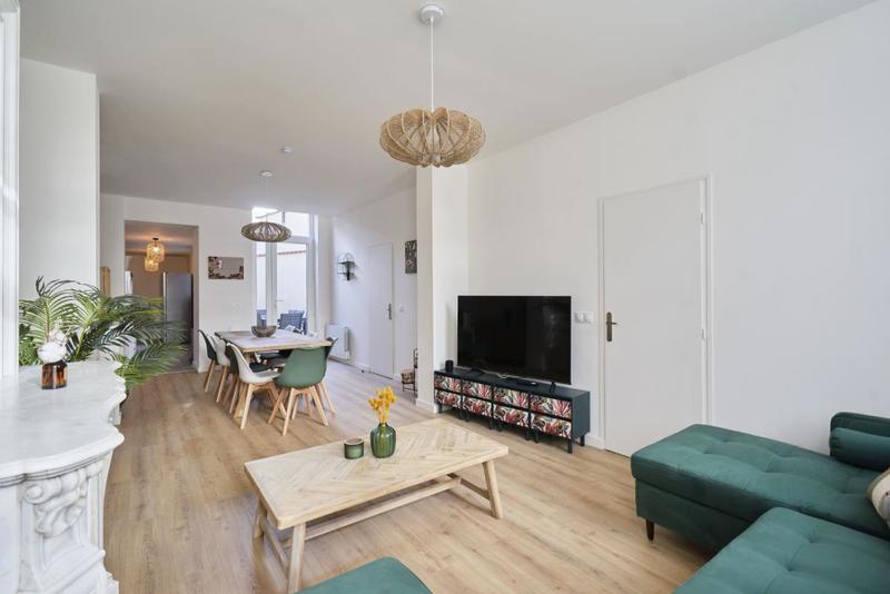 Maison - 179 m² - 11 pièces