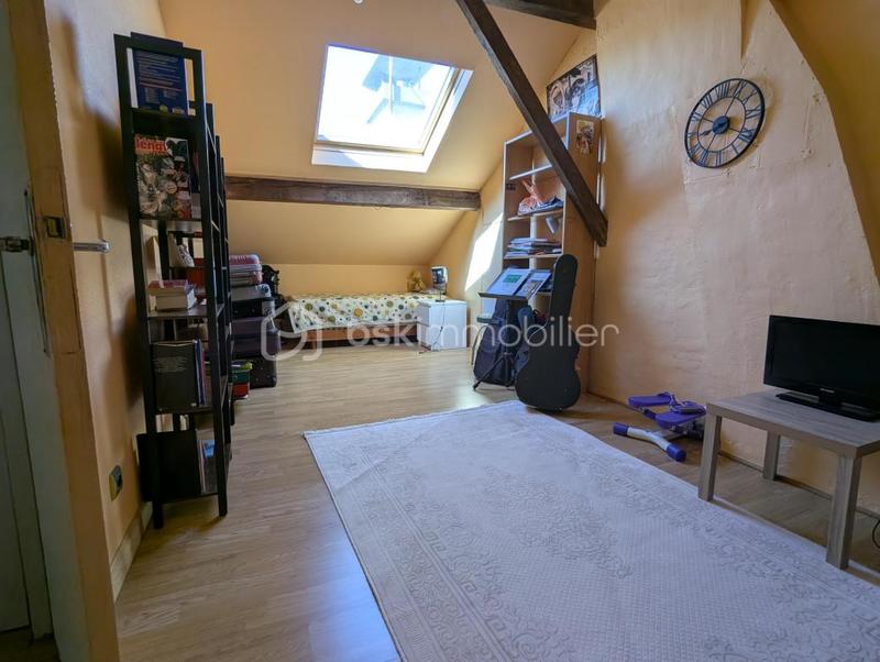 Maison traditionnelle - 185 m² - 7 pièces