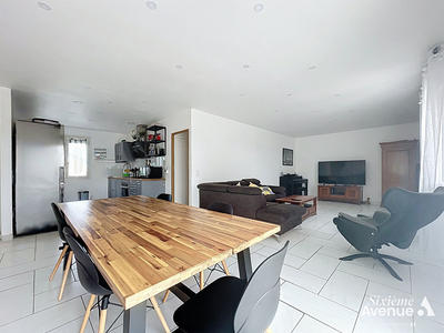 Maison - 194 m² - 8 pièces