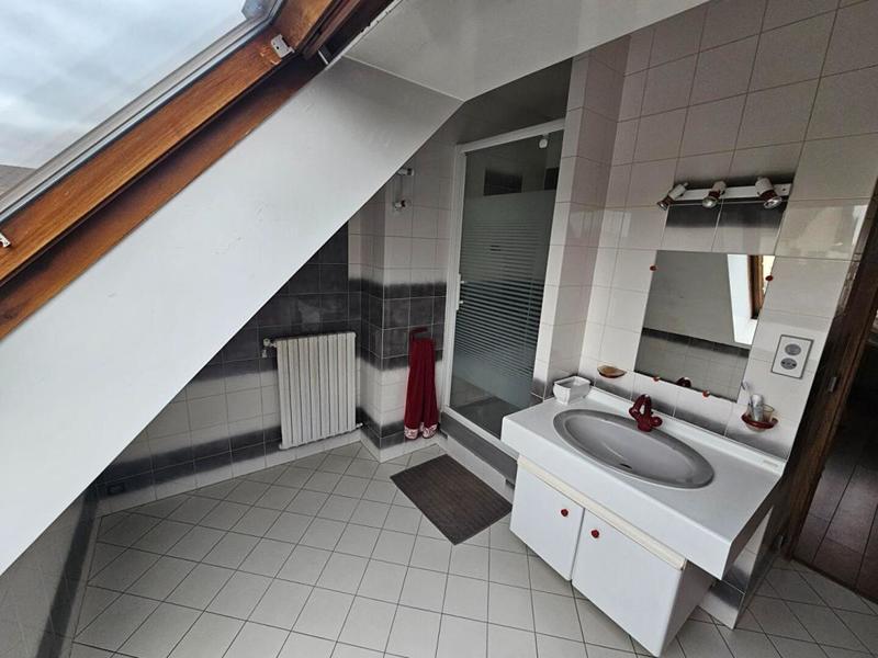 Maison - 152 m² - 9 pièces