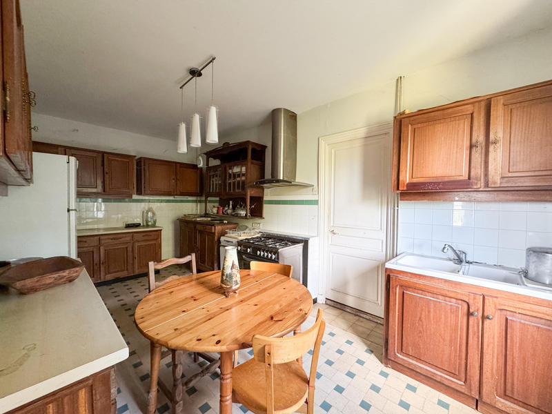 Propriété - 650 m² - 17 pièces