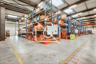 Entrepôt - 9 199 m²