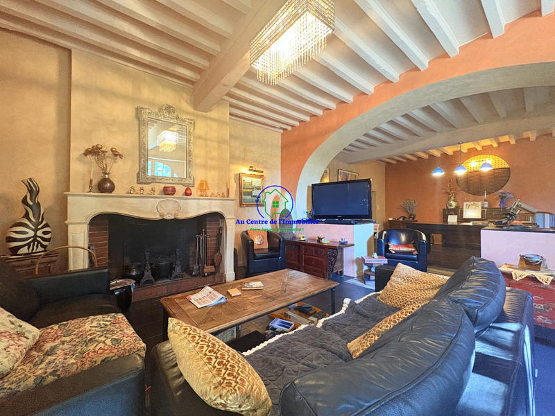 Maison - 273 m² - 8 pièces