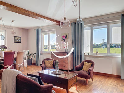 Maison - 201 m² - 9 pièces