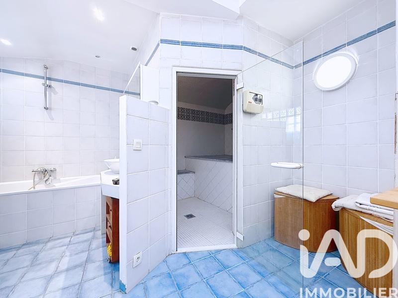 Maison - 159 m² - 6 pièces