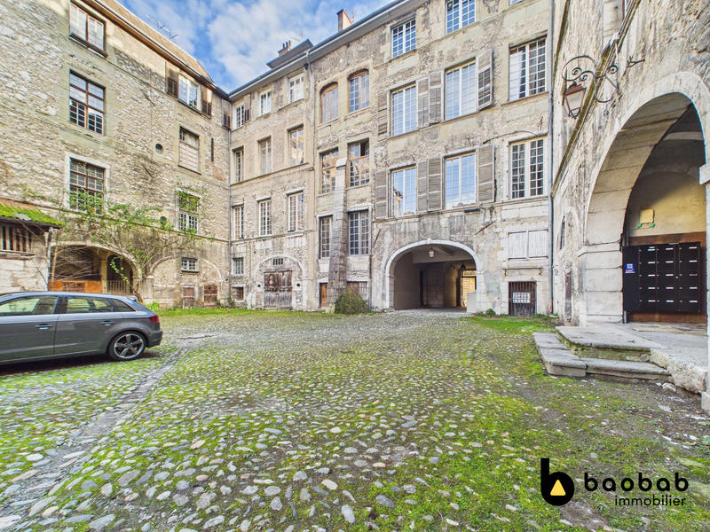 Appartement - 172 m² - 5 pièces