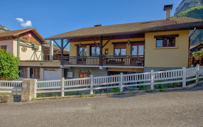 Maison - 295 m² - 11 pièces