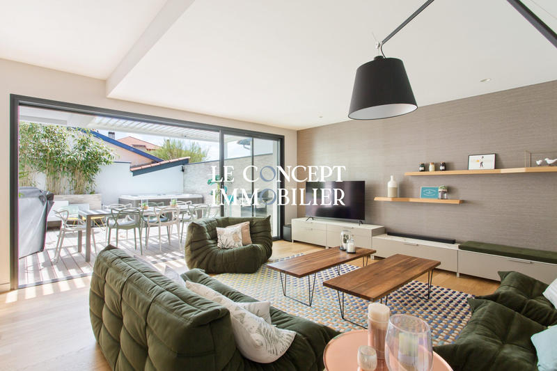 Maison - 179 m² - 6 pièces