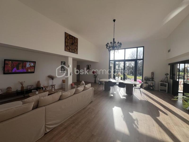 Maison - 190 m² - 8 pièces