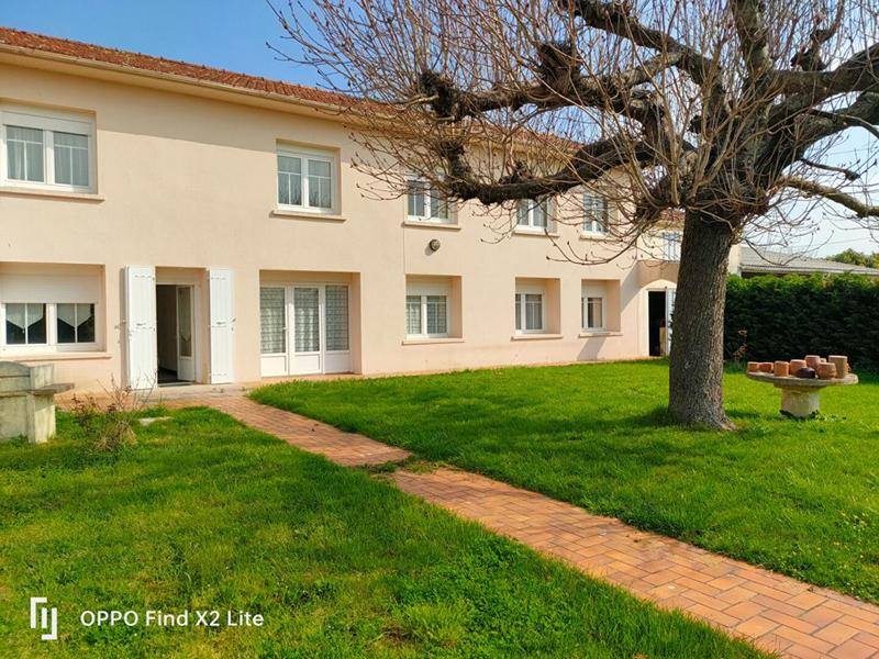 Maison - 220 m² - 9 pièces