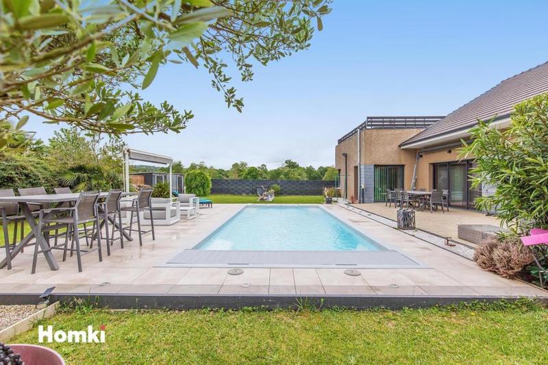 Maison - 237 m² - 5 pièces