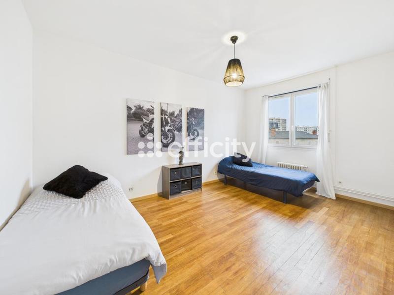 Appartement - 90 m² - 4 pièces