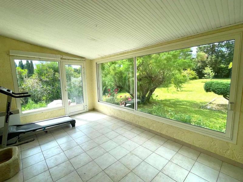 Maison - 230 m² - 8 pièces