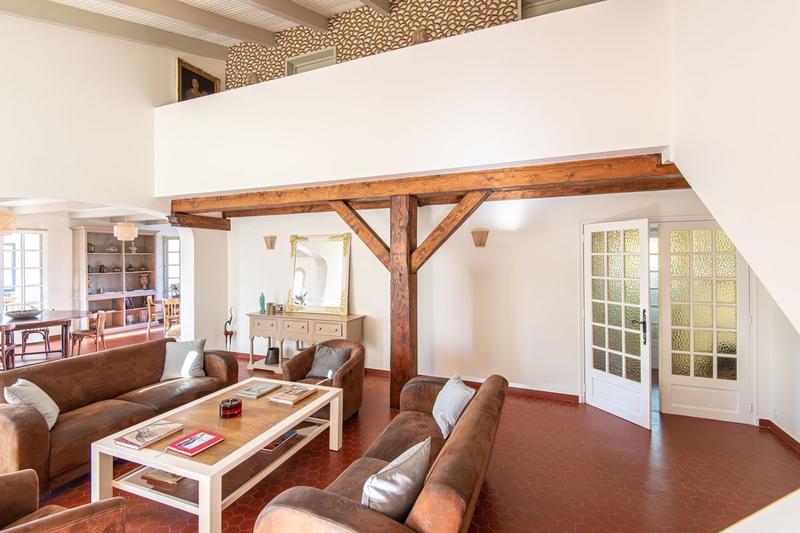 Maison - 294 m² - 10 pièces