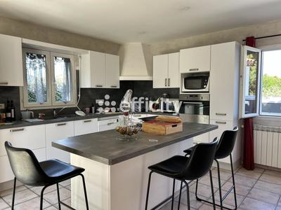 Maison - 176 m² - 6 pièces