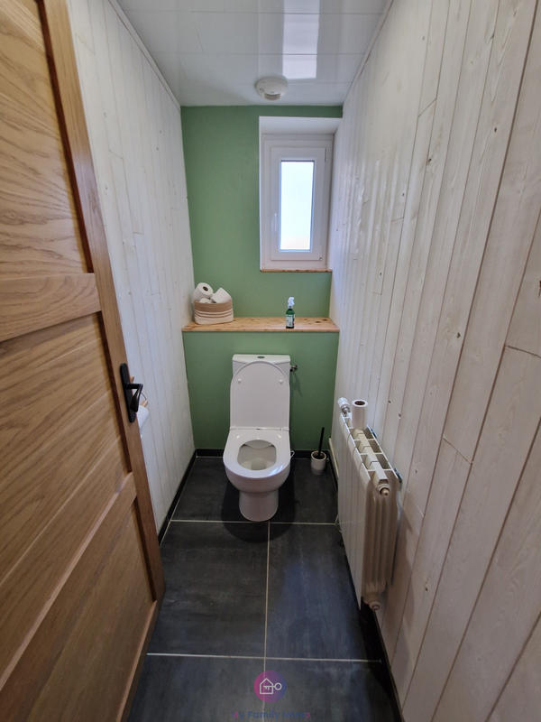 Maison - 168 m² - 9 pièces