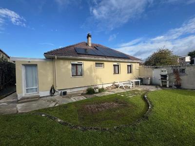 Maison - 92 m² - 5 pièces