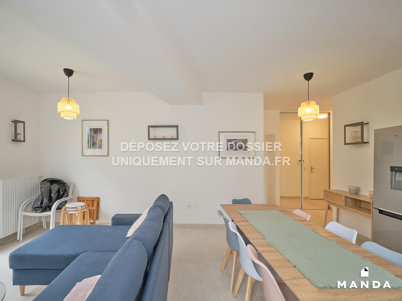 Chambre - 14 m² - 5 pièces