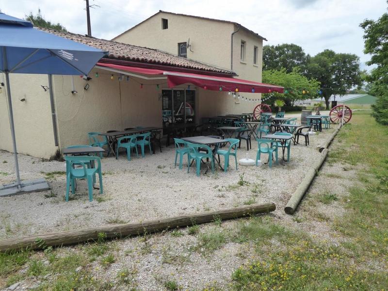 Maison - 327 m² - 4 pièces