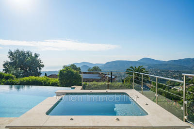 Maison - 201 m² - 9 pièces