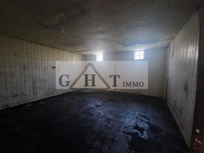 Entrepôt - 700 m²