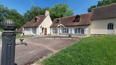 Maison ancienne - 250 m² - 11 pièces