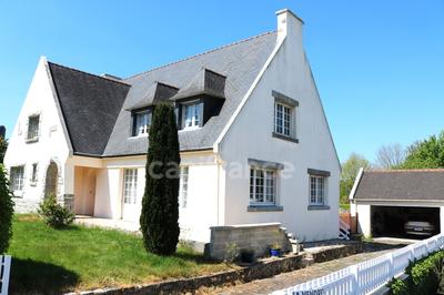 Maison - 205 m² - 8 pièces