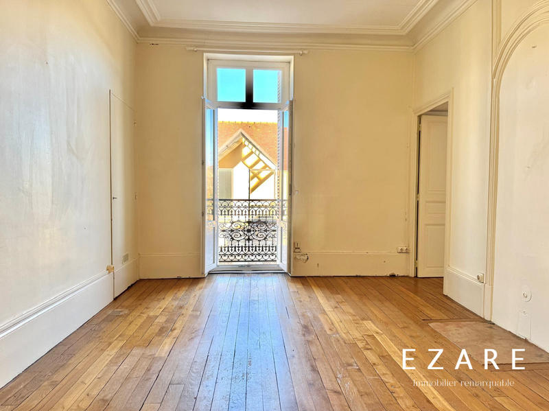 Appartement - 93 m² - 5 pièces