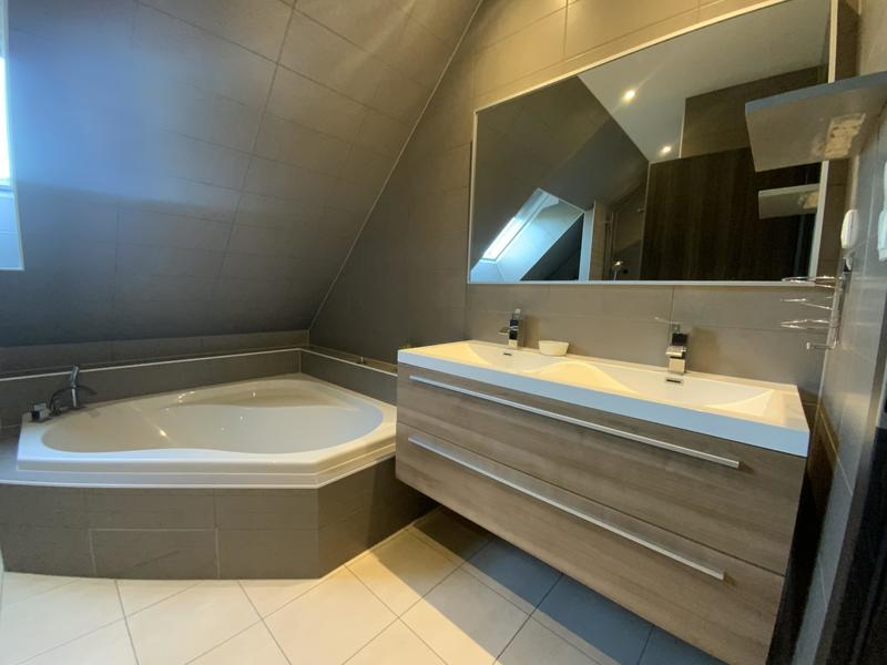 Maison contemporaine - 187 m² - 7 pièces