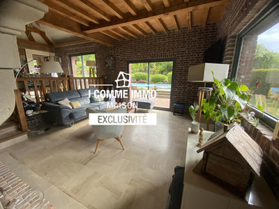 Maison - 275 m² - 15 pièces