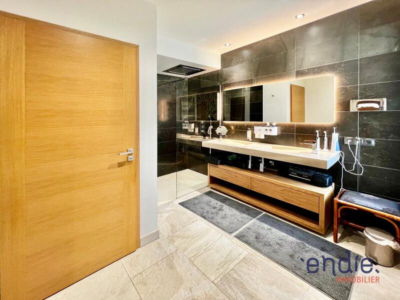 Maison - 185 m² - 6 pièces