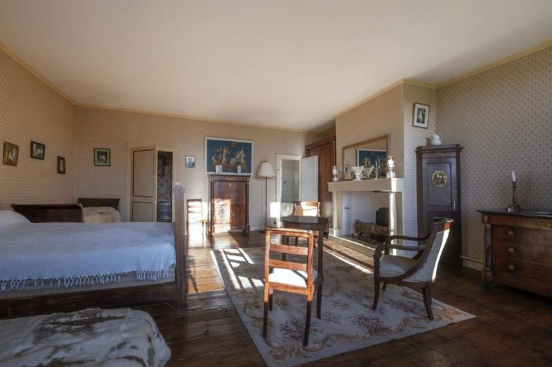 Maison - 625 m² - 13 pièces