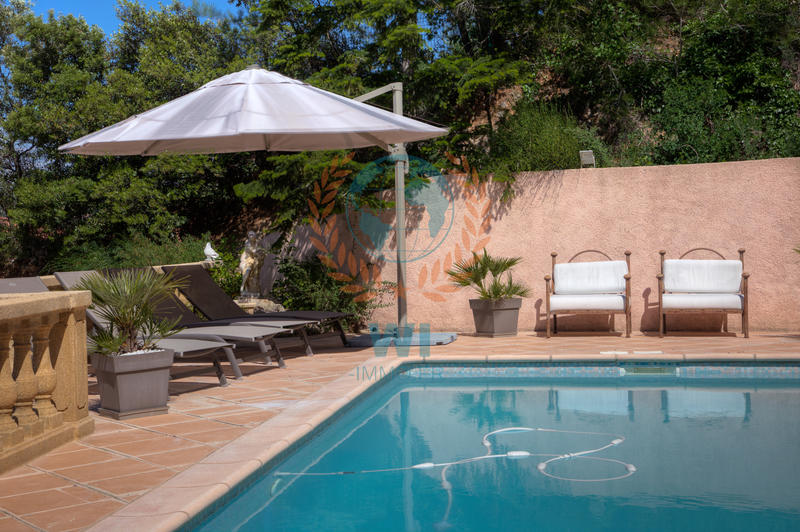 Maison - 165 m² - 6 pièces