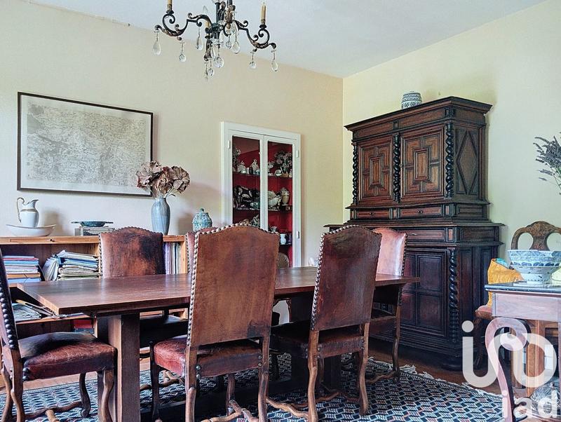 Maison - 241 m² - 10 pièces