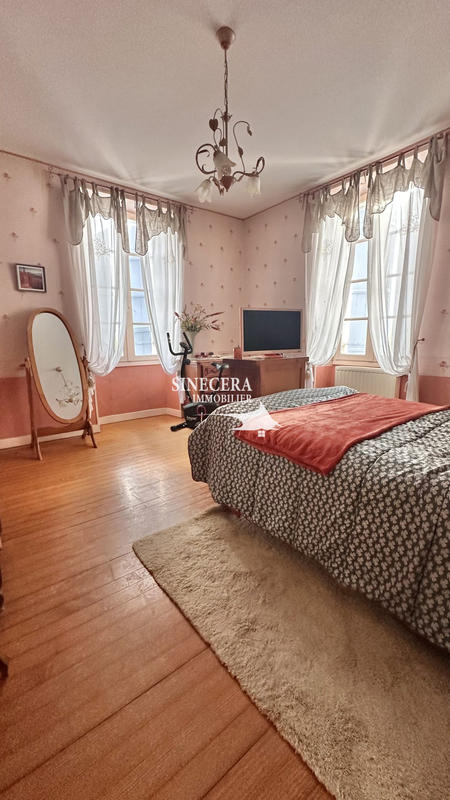 Maison ancienne - 175 m² - 7 pièces