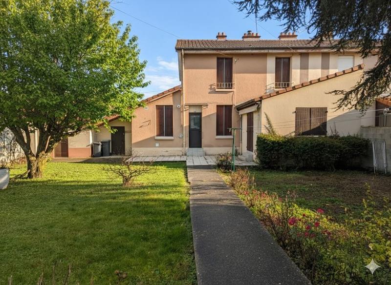 Maison traditionnelle - 85 m² - 3 pièces