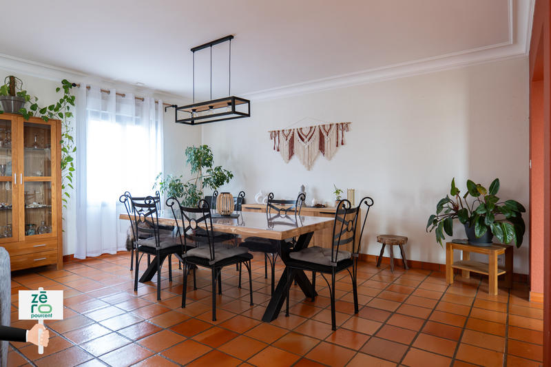 Maison - 211 m² - 8 pièces