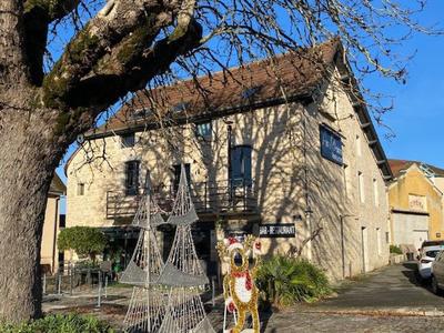 Local commercial - 326 m² - 9 pièces