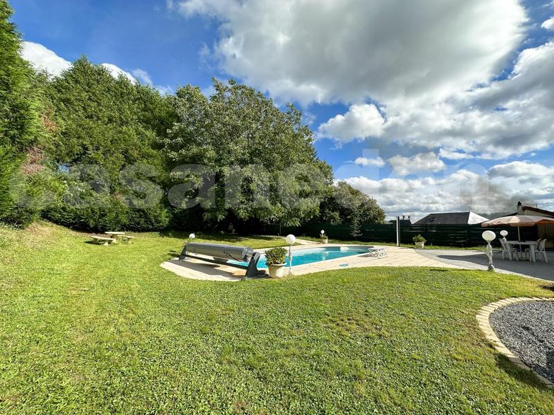 Maison - 234 m² - 6 pièces