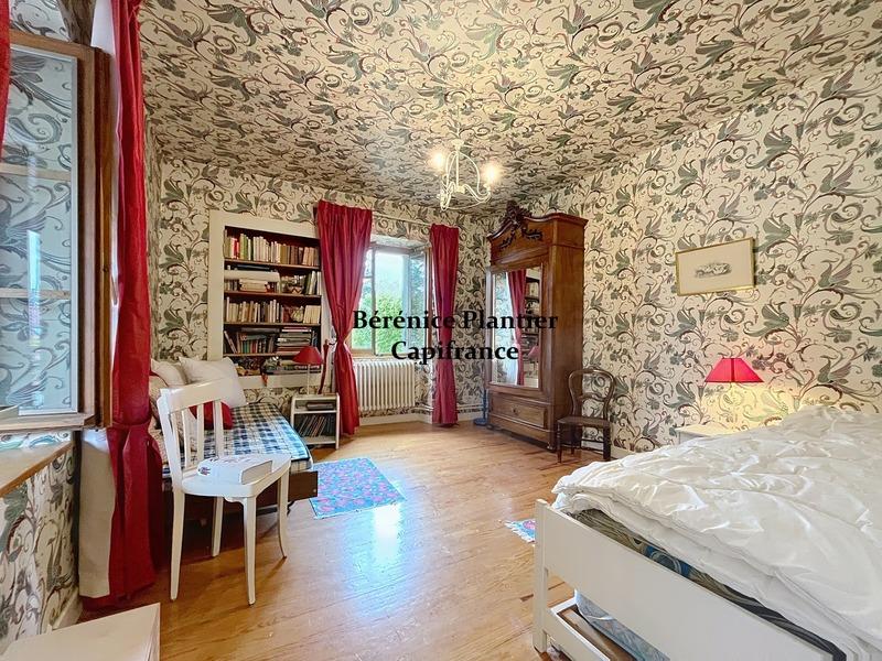 Maison - 246 m² - 7 pièces