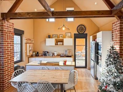 Maison - 101 m² - 5 pièces