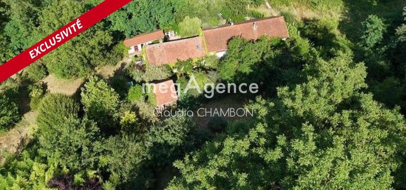 Maison traditionnelle - 254 m² - 7 pièces