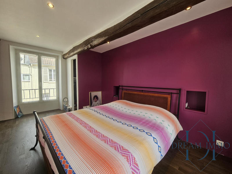 Maison - 221 m² - 9 pièces