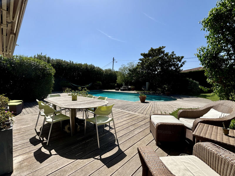 Villa - 282 m² - 8 pièces