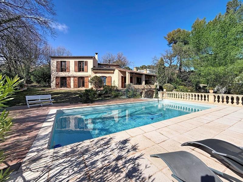 Maison - 175 m² - 6 pièces