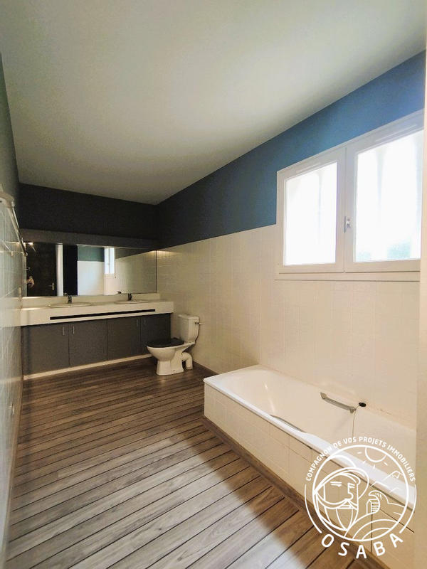 Maison traditionnelle - 180 m² - 6 pièces